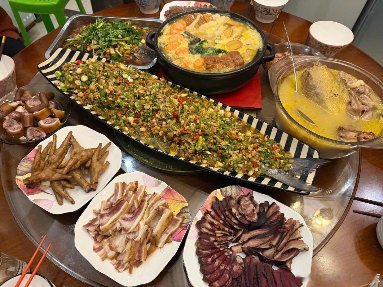 娱乐王源晒年夜饭王源晒了年夜饭新年快乐