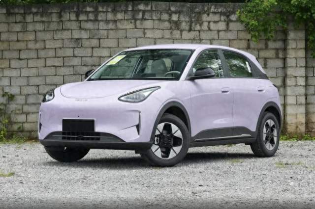 8万块预算买车，1万块该不该省？极狐贝塔T1对比吉利星愿