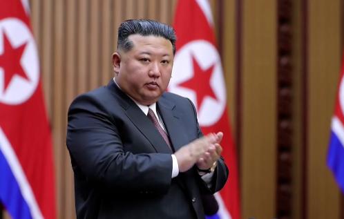 就在刚刚，
金正恩做出前所未有重大决定，发出严厉警告。
 
据朝鲜官方媒体今天（