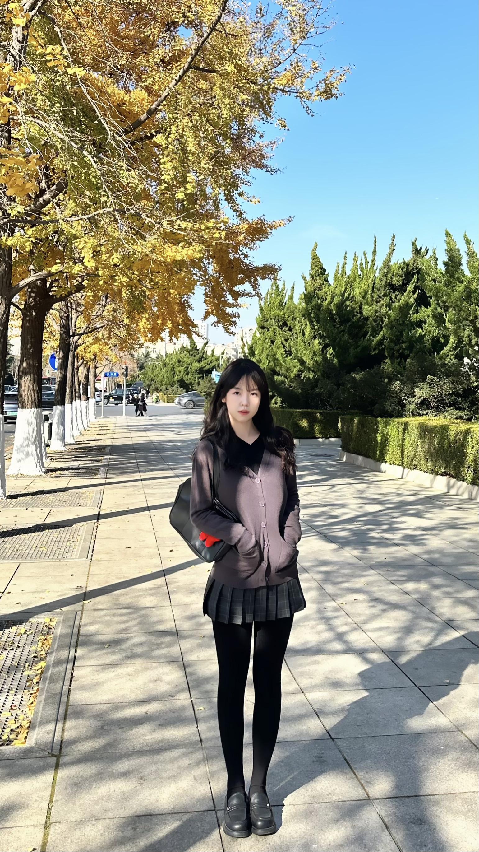 有人说 休恋逝水 如鲠在喉 我说海枯石烂 情比金真