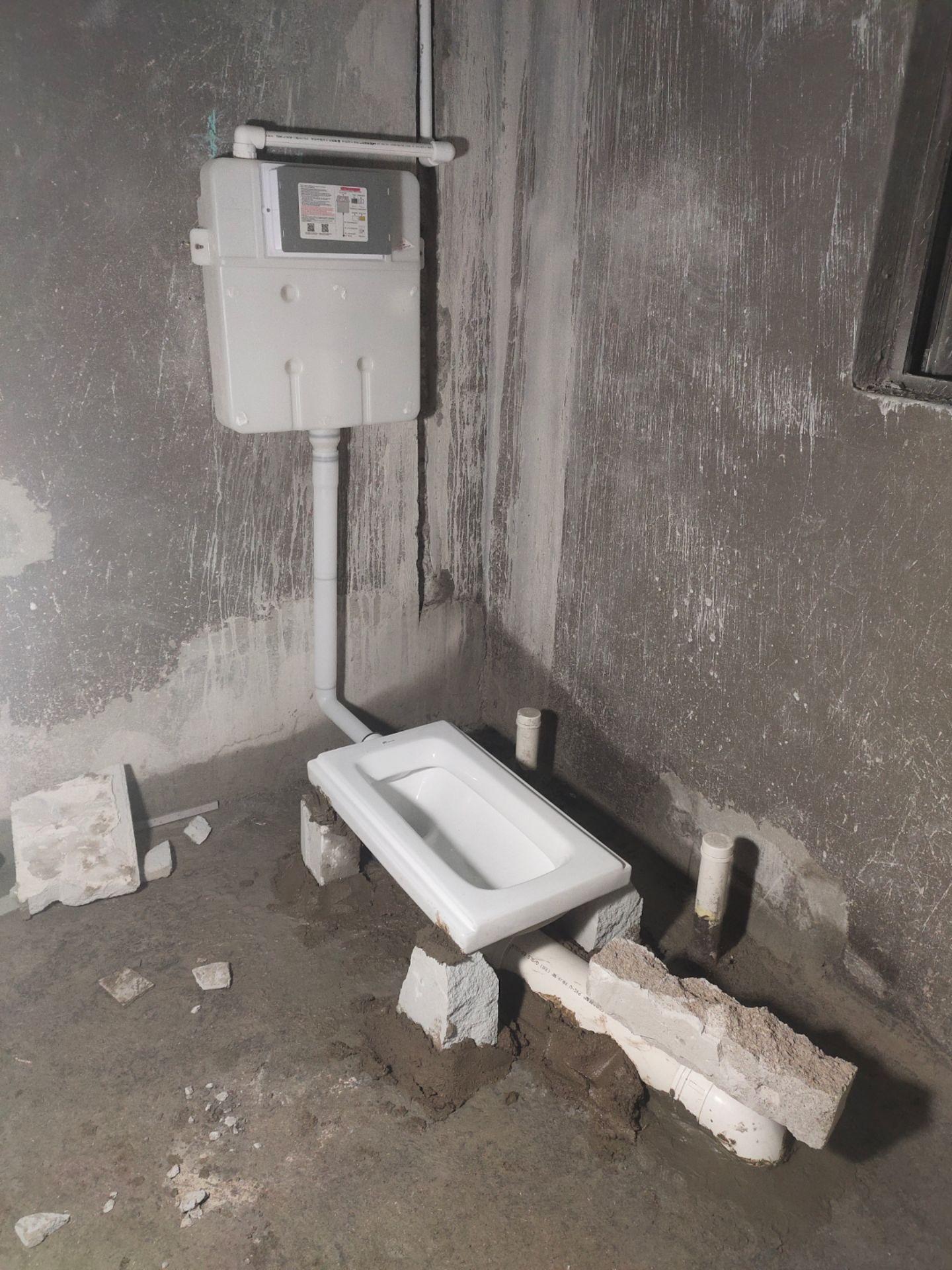 如何解决蹲便器移位安装不另外增加高度吗？传统瘪管移位器移位安装蹲便器...