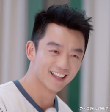 郑恺回复跑男近期时事 看到郑恺回应“加油努力”，感觉他是在给所有人打气，也是在给