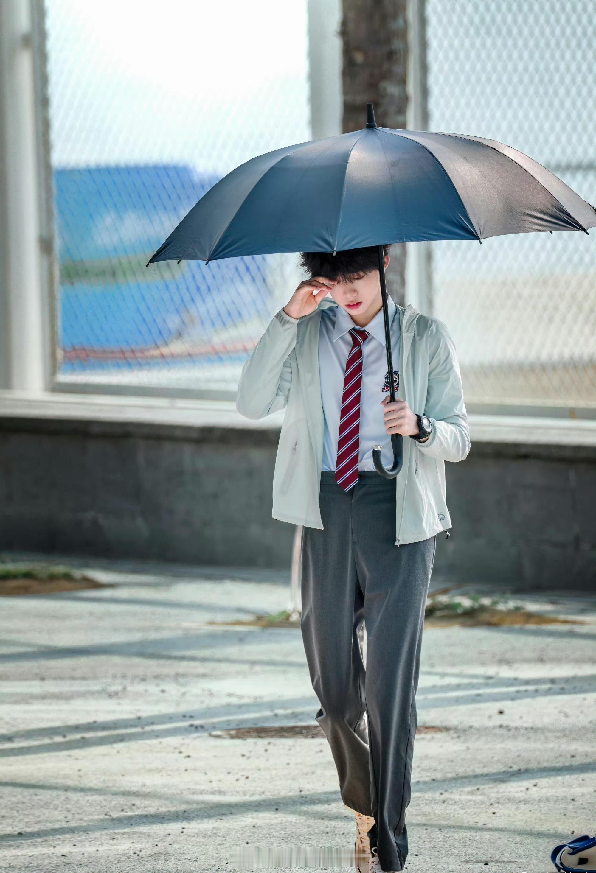 陈奕恒是个特别好，特别温柔细腻的小朋友，上次还刷到他说植物是有生命的，看得出他心