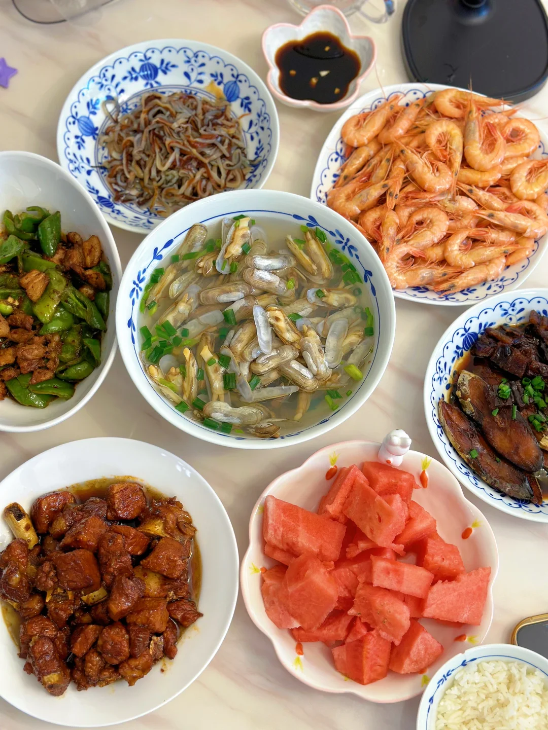 七情六欲只剩食欲了