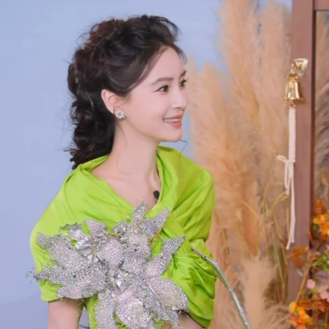 哪几个下家急了，扛不住生图不是Angelababy的错，不会营业发美图不是Ang