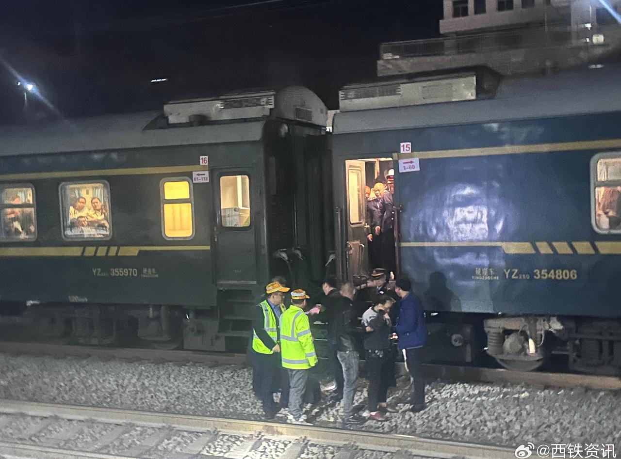 3月9日23时12分，安康东站旬阳站接到通知，K424次列车有1名急病旅客需临停