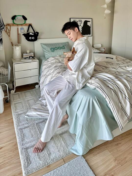 i人的独居小卧室，换上清爽的床品迎接夏天
