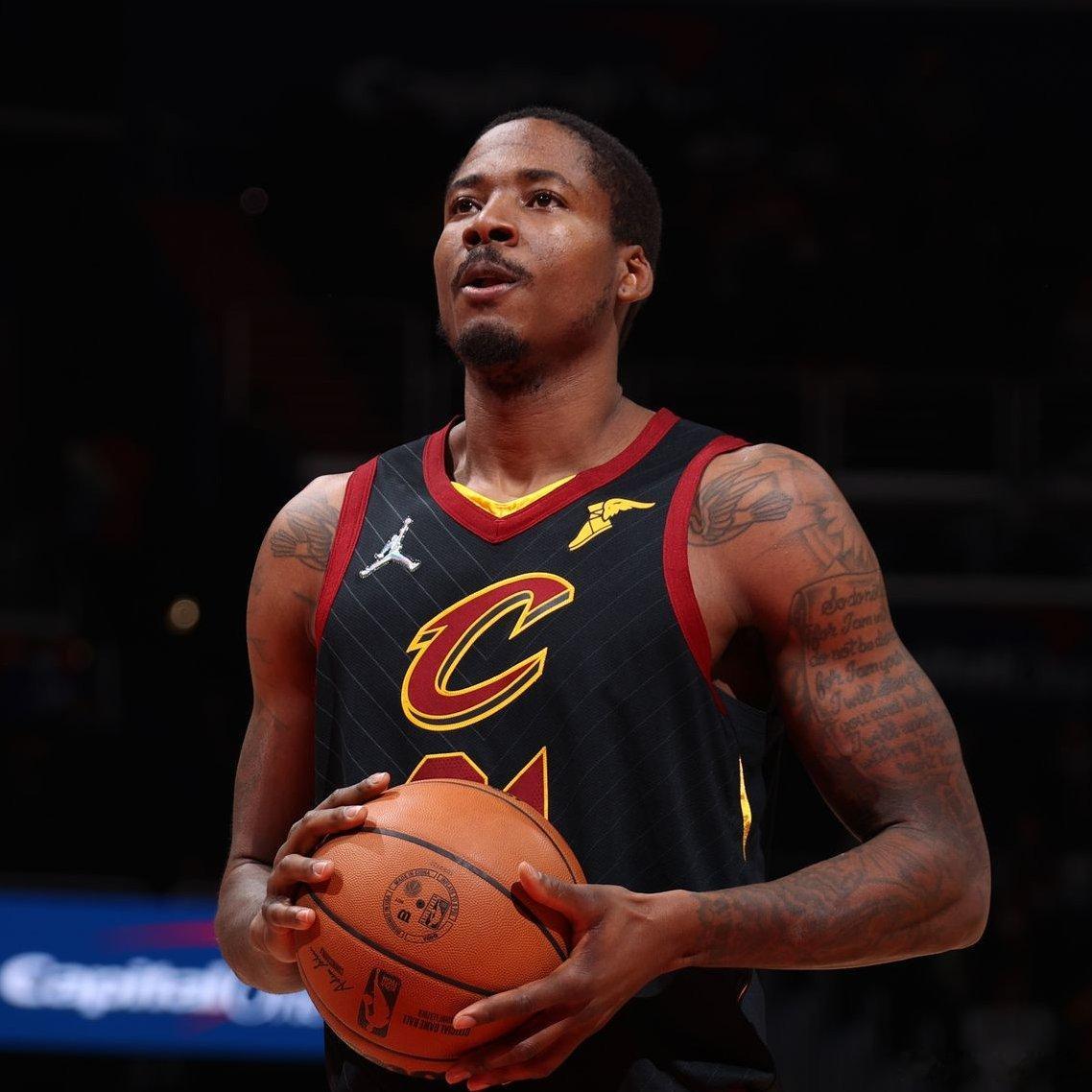 罗齐尔不再孤单！据ESPN报道，效力NBA九年的老将马利克-比斯利因涉嫌参与体育