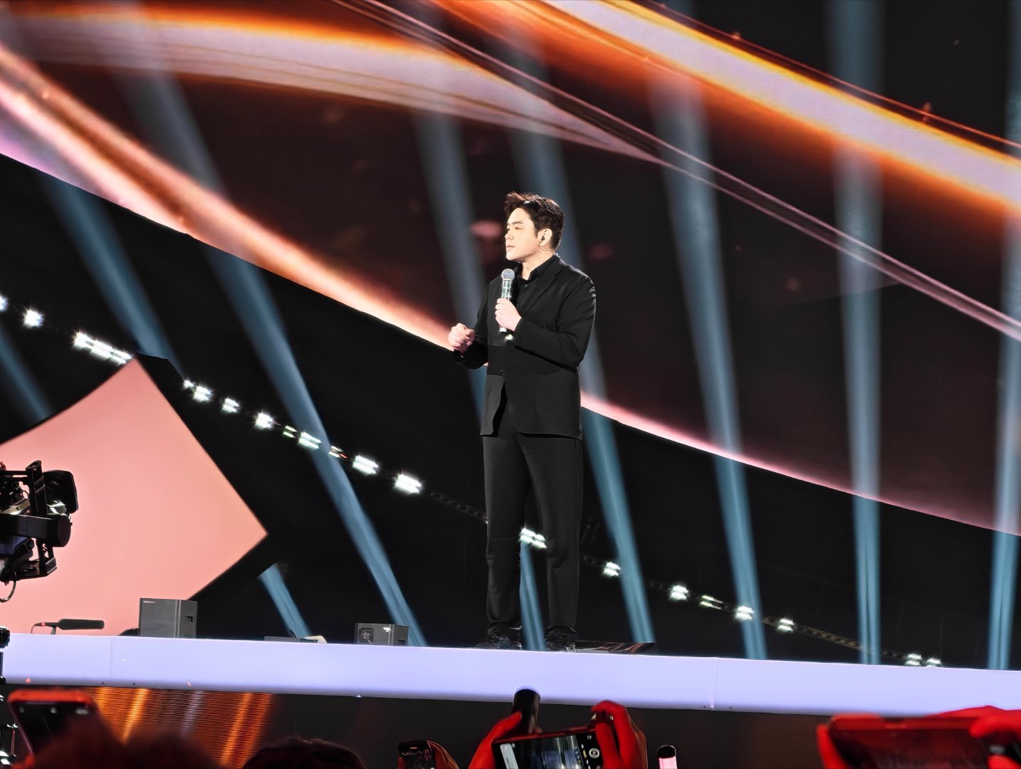 敢梦敢为，追觅之夜！看到眼中的自信与坦诚，想着公司所有的员工，所以有了今晚的老板