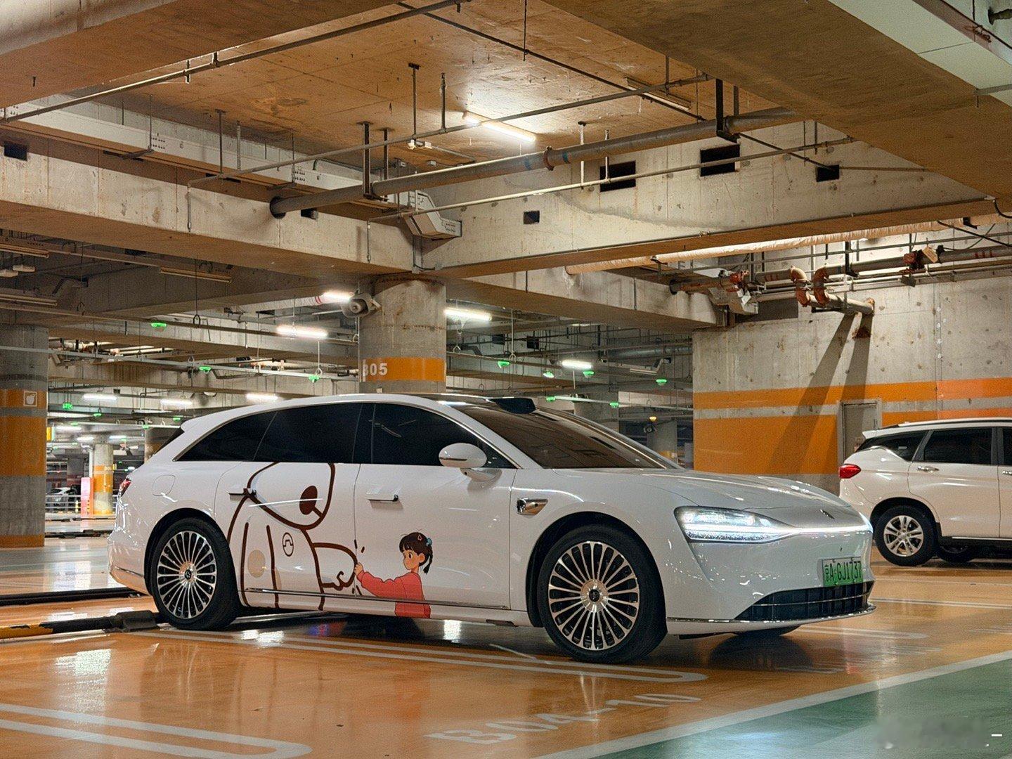 不知道是不是第一个大白S9T这样一看就是奶油的车啦 