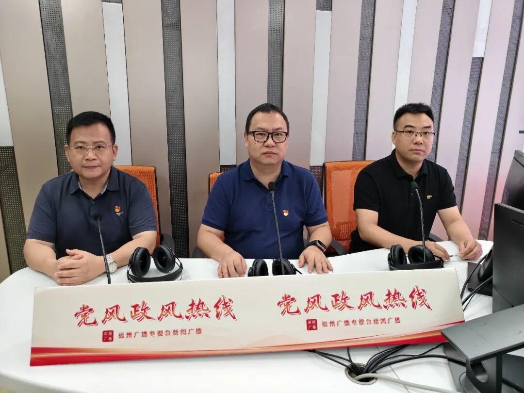 问：福州公交集团目前在哪些线路上推出了双语报站？能否借鉴地铁实行“普通话、福州话