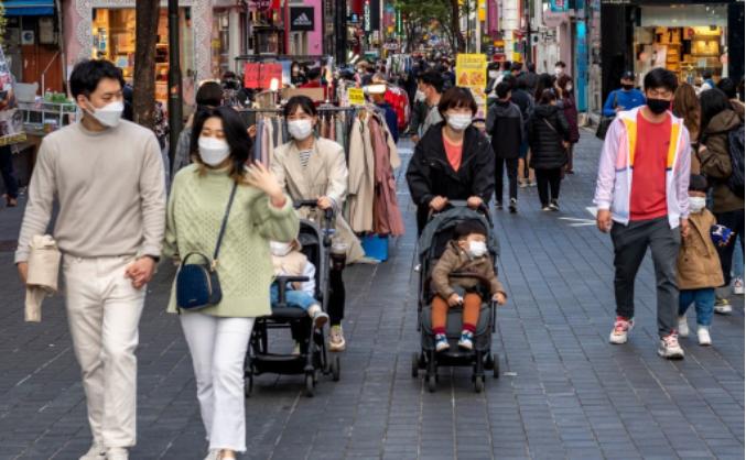 韩国生育率突然上来了，这是因为，韩国终于发现了解决单身男性结婚难题，到底症结在哪