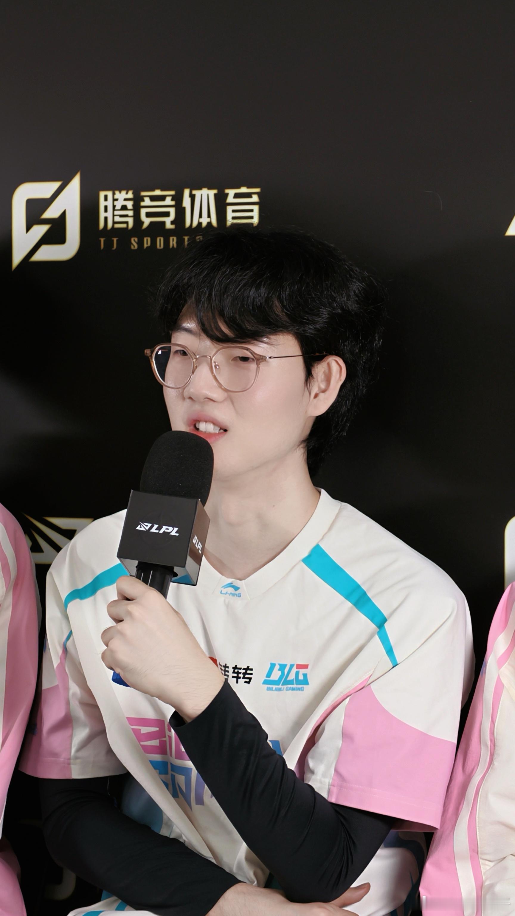 BLG群访返图📷这里还有没发的老公viper英雄海wenbo回应theshy2