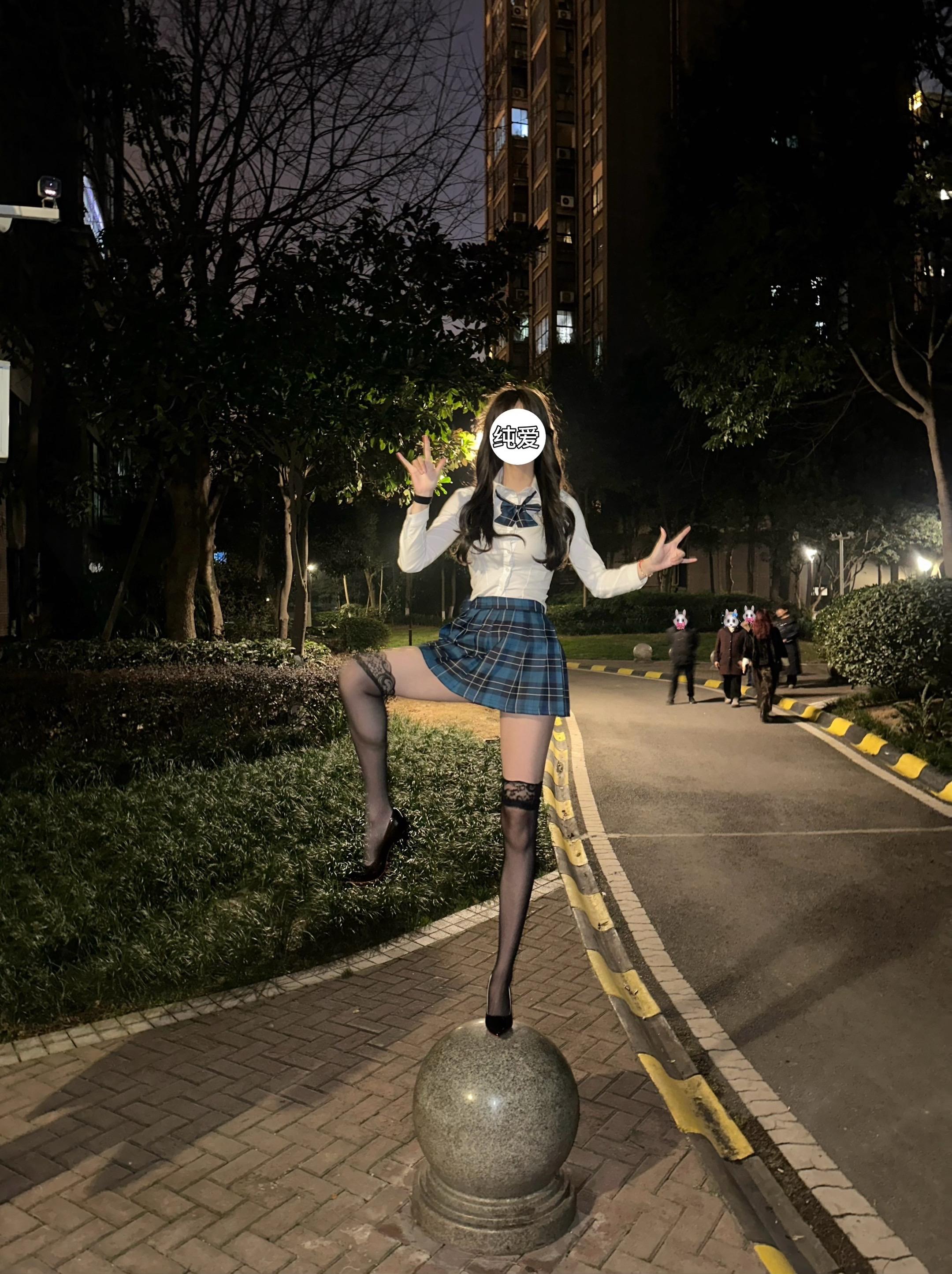 抽象39.0。正常穿搭 无不良引导