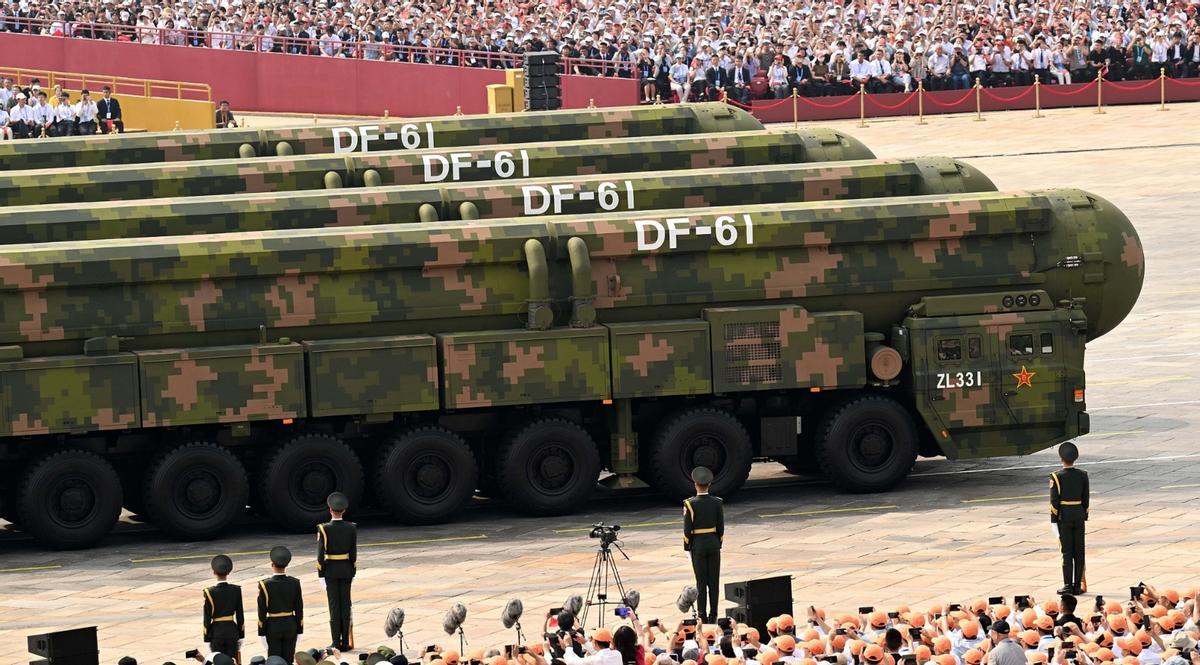 外界一般认为DF-61这类洲际弹道导弹，更多是在阅兵或重要场合集中展示，属于“亮