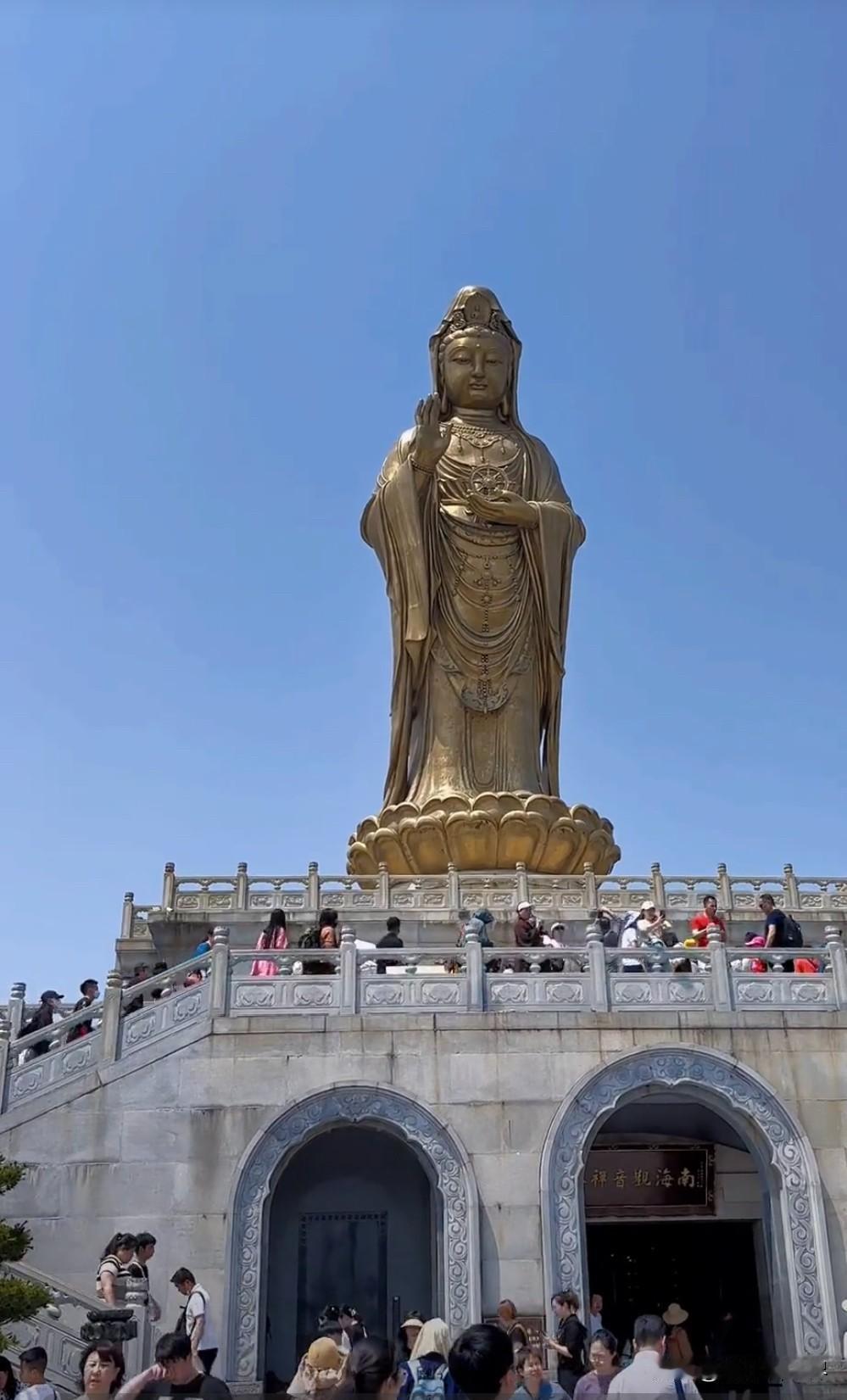 我认为可以

生完孩子也可以拿回来啊 
合情合理
不是夫妻，还好意思要彩礼[祝福