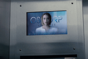 咋说呢？我家的海信电视都放客厅里吃灰十多年了，出门在外用不上，回家了基本上又是手