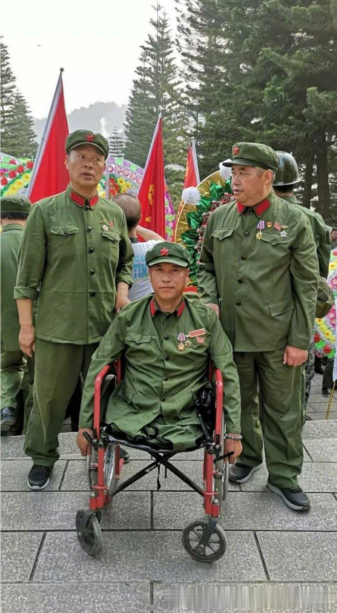 老兵吴华说：我没腿了，就是爬也要爬到陵园来，我想我的战友们啊…… ～图片2019