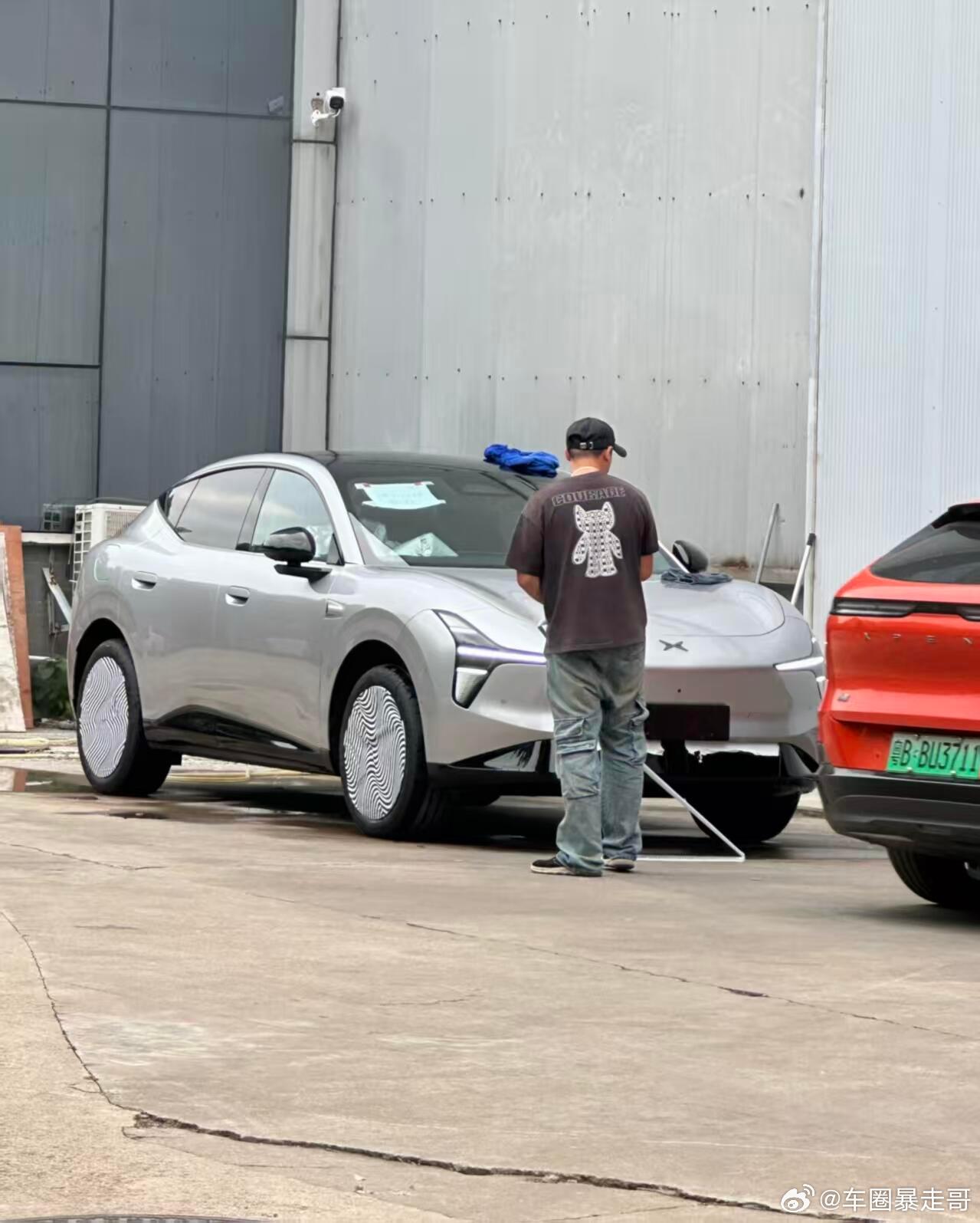 大v聊车 小鹏MONA SUV无伪装亮相 