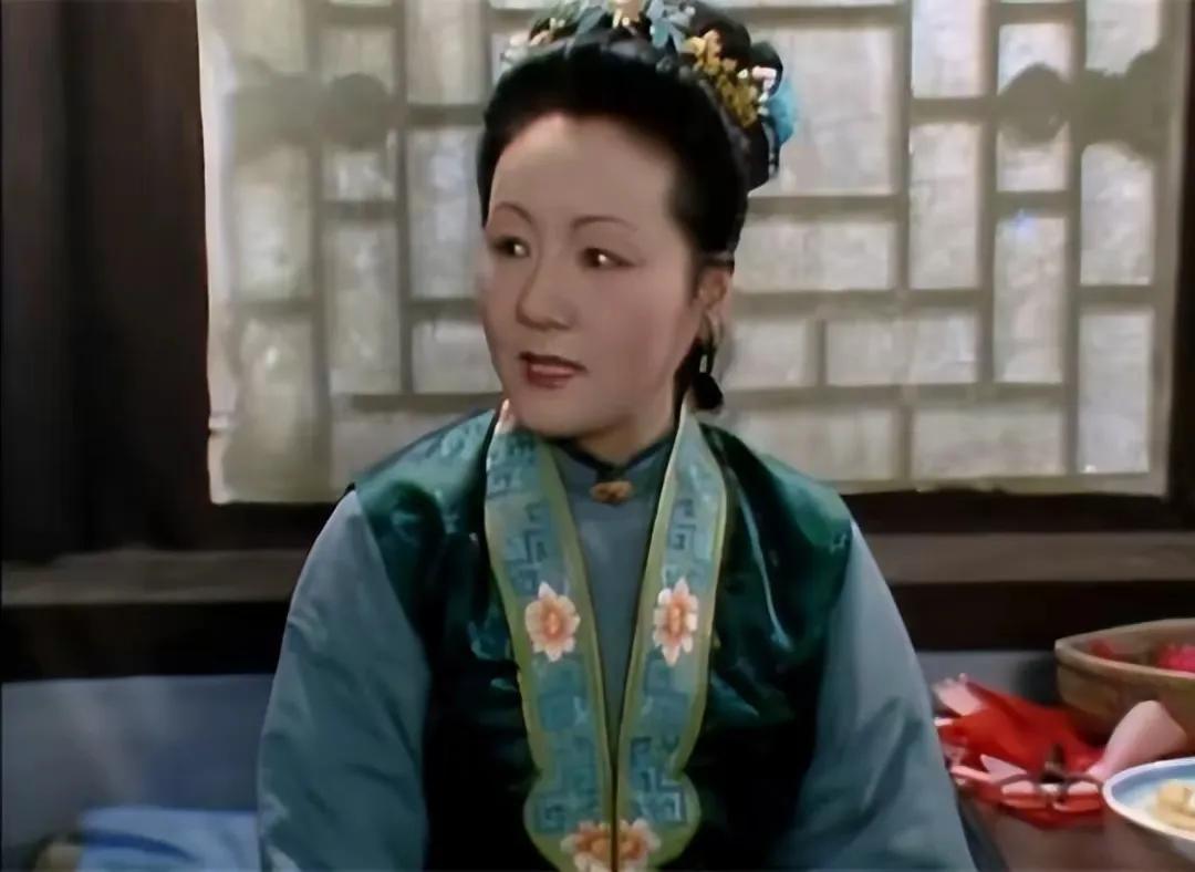 周瑞家的帮着刘姥姥去见王熙凤，真的是出于一片好心吗？当然不是。她是王夫人的陪房，