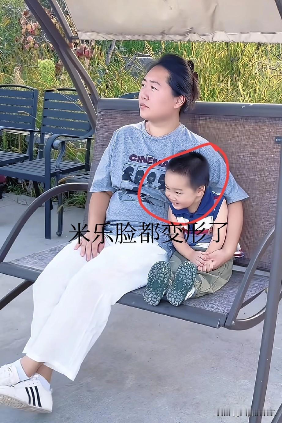 我早就说米乐是摆拍，
不信你看这孩子的脸都变形了。

除了摆拍，目测视频好多都是