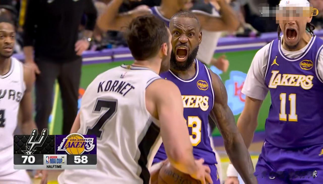 我对湖人巨星詹姆斯真是佩服的五体投地！在今天湖人主场迎战马刺的比赛中，目前双方半