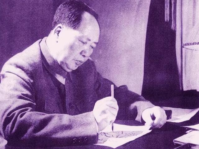 1956年，毛主席的专机中途失联，之后机上人员全部死里逃生，毛泽东：胡萍是个人才