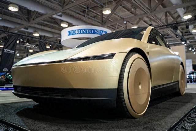 拆掉方向盘的Cybercab：马斯克给特斯拉埋下一颗千亿巨雷