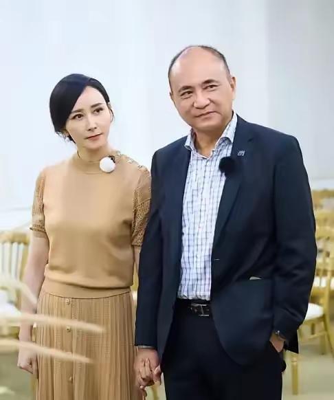 当年，富豪朱兆祥向胡静求婚，胡静说：你大我12岁，咱们不合适。

这话不是段子手