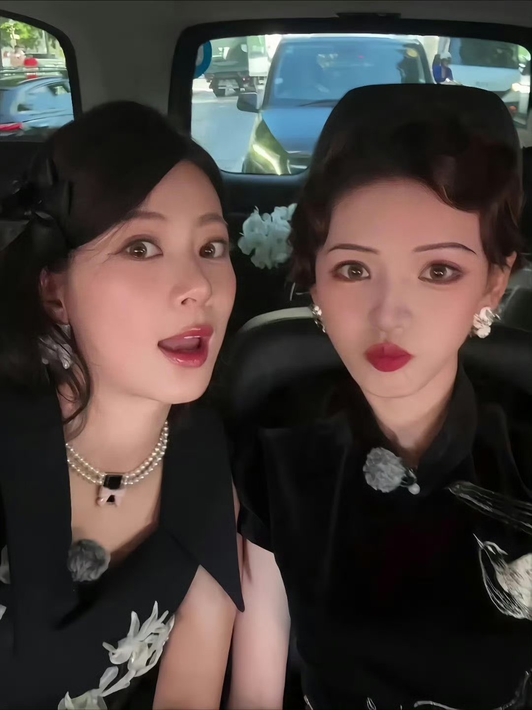 张予曦赵昭仪像极我和闺蜜下班 合伙人 这不就是标准的闺蜜下班名场面嘛！ 