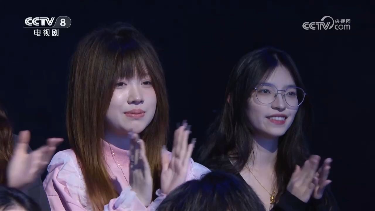 《山花烂漫时》根据真实事件改编，宋佳亲自到女高考察，难怪演得好