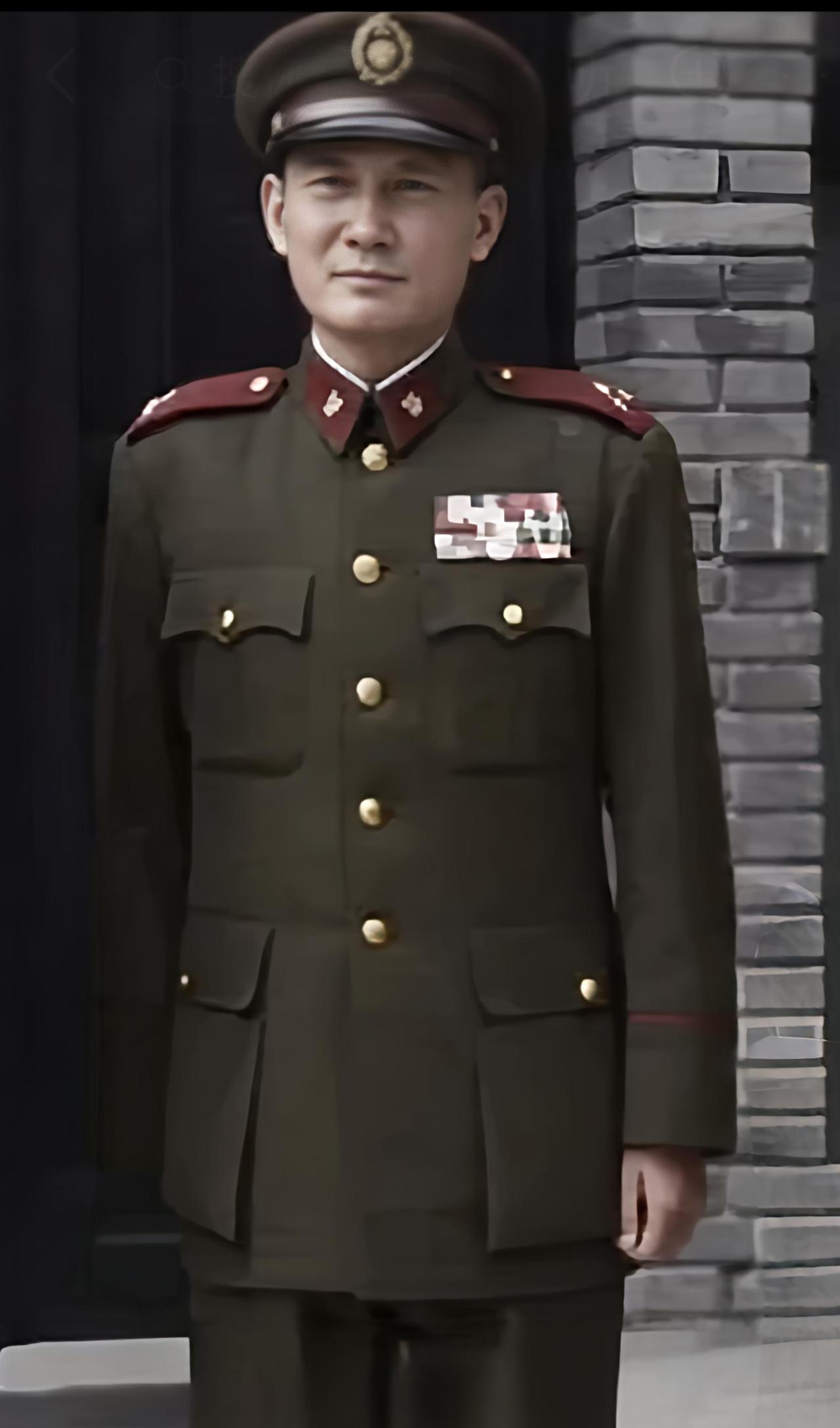 分享一张老照片吧张治中将军真人照片，他三次到延安，是国民党中唯一没有与共产党党交