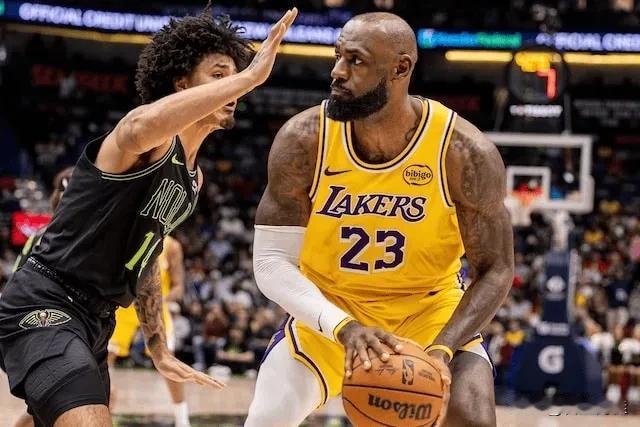 之前连续带伤出战几场，结果到了多伦多突然返航洛杉矶（感觉本身多半就没打算让小卡出