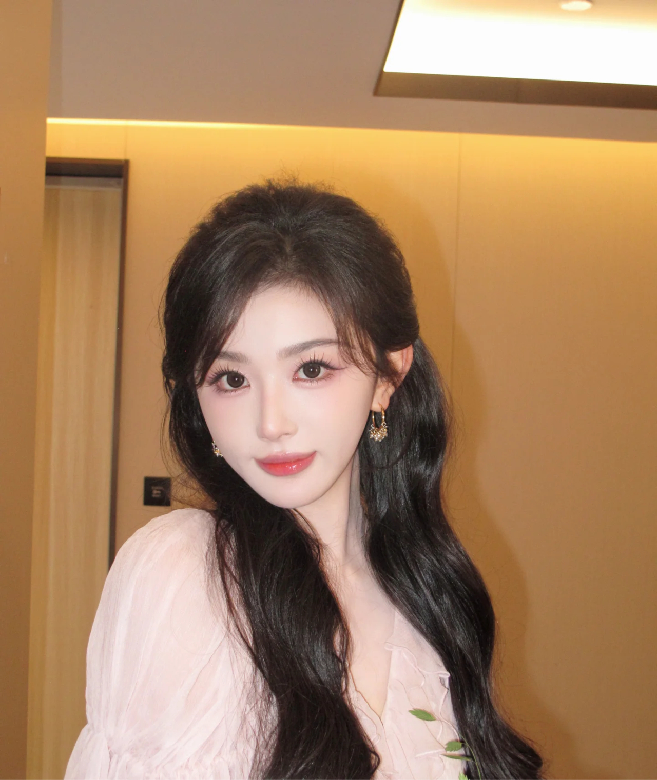 娱乐孔雪儿时隔六年再登Hi6孔雪儿演员身份解锁Hi6 我们雪儿就是这样一步一步出