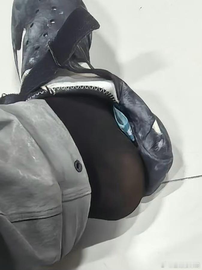 居然穿丝袜呀，kkkk ​​​