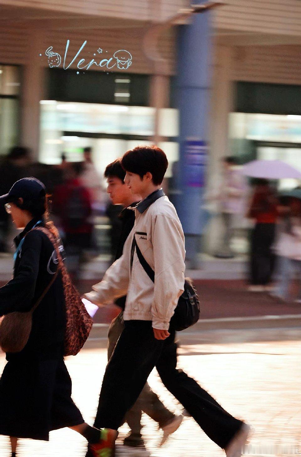 董思成《今天是太阳雨》拍摄路透，每一帧都是校园学长的写真多拍现偶啊winwin 