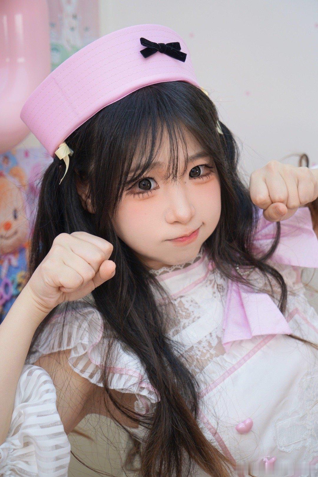 14、15都在上海有live！有没有上海的宝宝来见我啊[抓狂][抓狂] ​​​