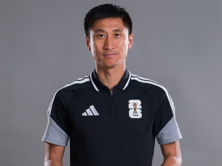 FIFA官方确认，马宁担任德国vs巴拉圭第四官员，周飞担任候补助理裁判。 主裁判