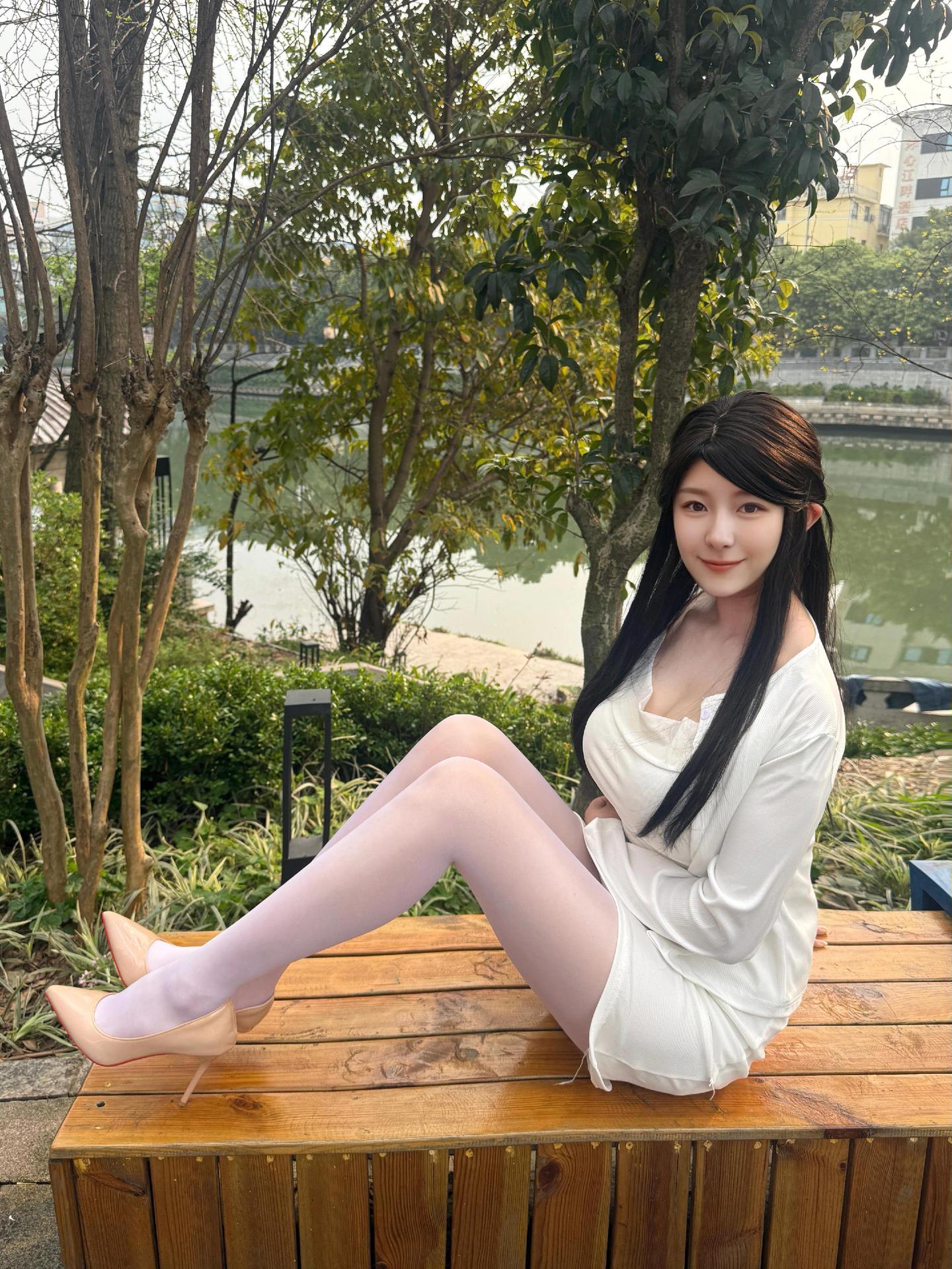 滔滔江水 悠悠大运河旁