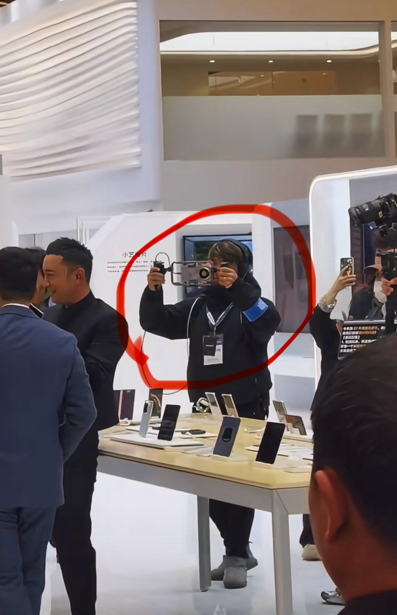 华为Mate80流行这么玩，拍直播录视频专业的！可靠的mate我的鸿蒙体验har