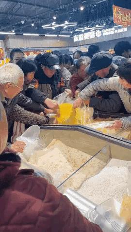 短缺年代养成的习惯，充裕时代也难改变。