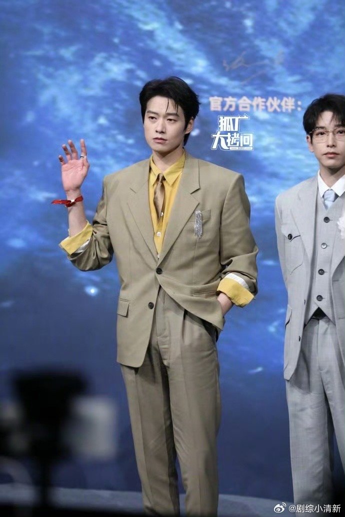 魏大勋 生图即神图 从怼脸到全身，每个角度的生图都挑不出毛病。魏大勋用实力证明：