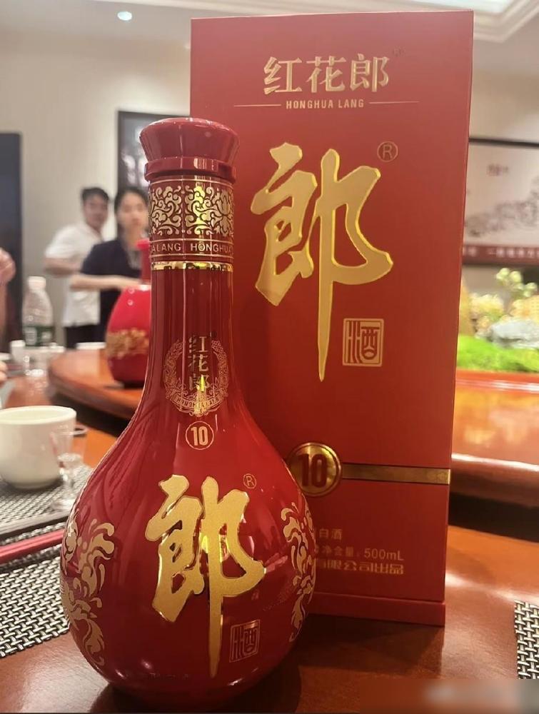 因为一瓶酒，两家婚宴也推迟了。

我真的活久见，结婚这么大的事，卡在哪不好卡在用