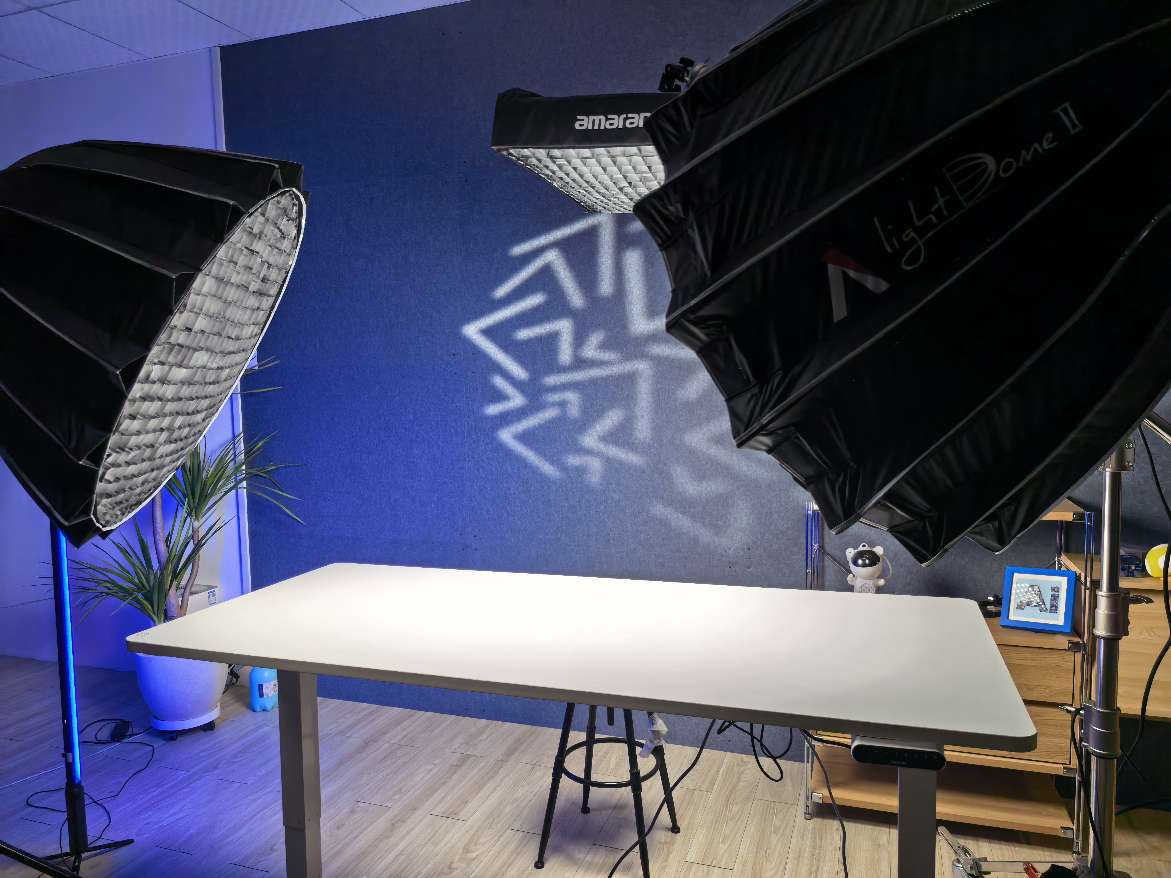 开拍！！大家明天看内容。 