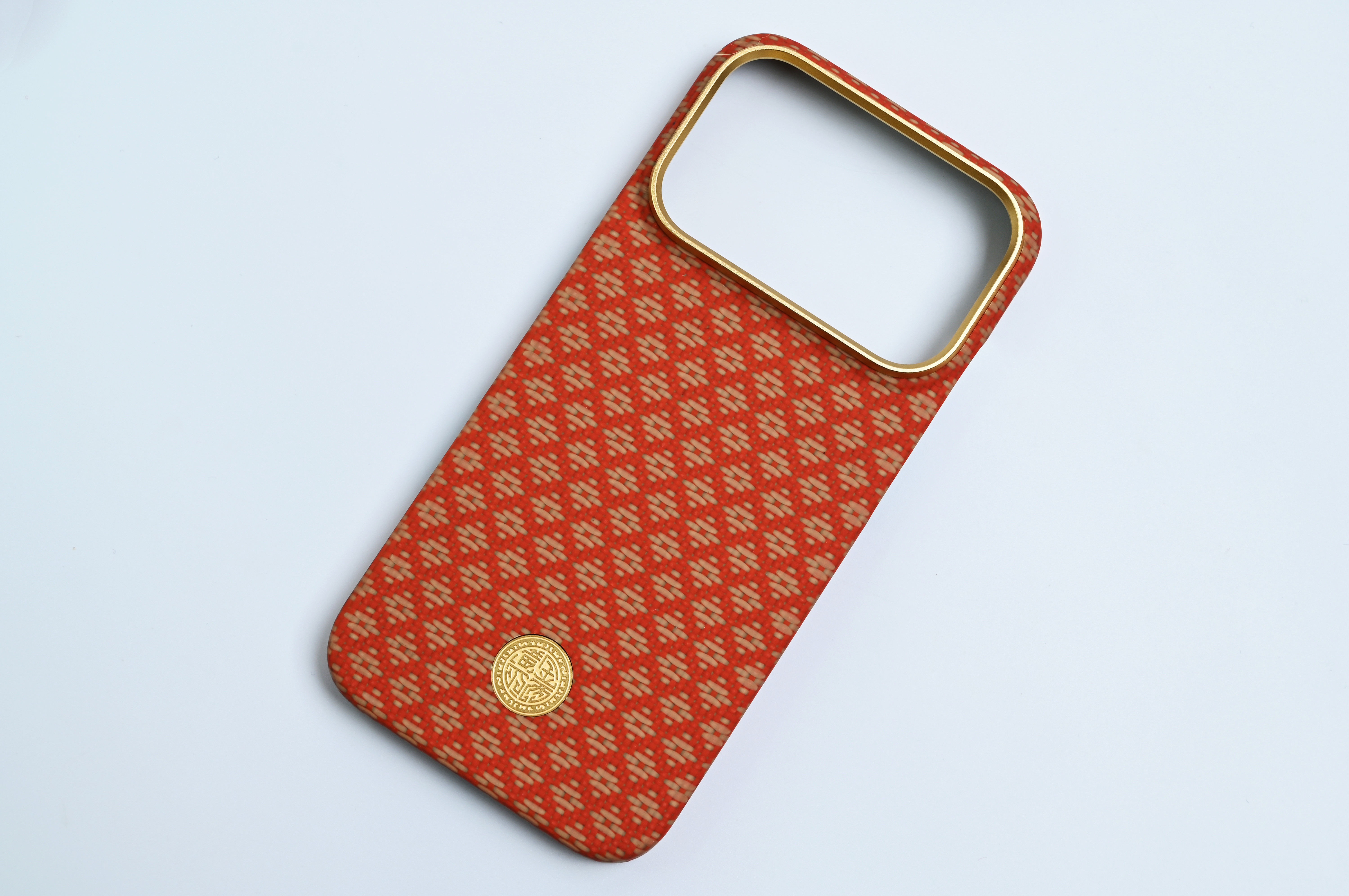 换手机壳真的会上瘾，最近又给我的iPhone17 Pro弄了个邦克仕手机壳，同样