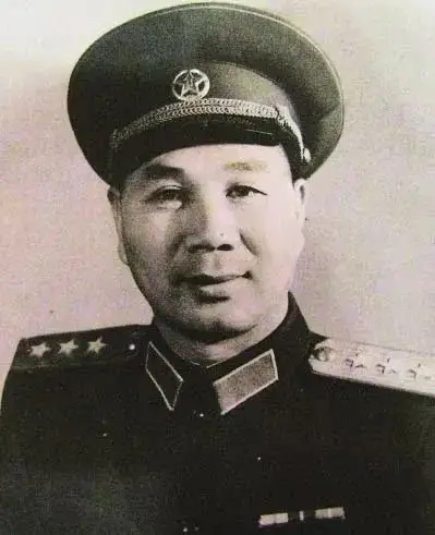 抗日战争时期，杨成武带着一支八路军的队伍在雁宿崖取得了一次大胜，战士们都十分激动