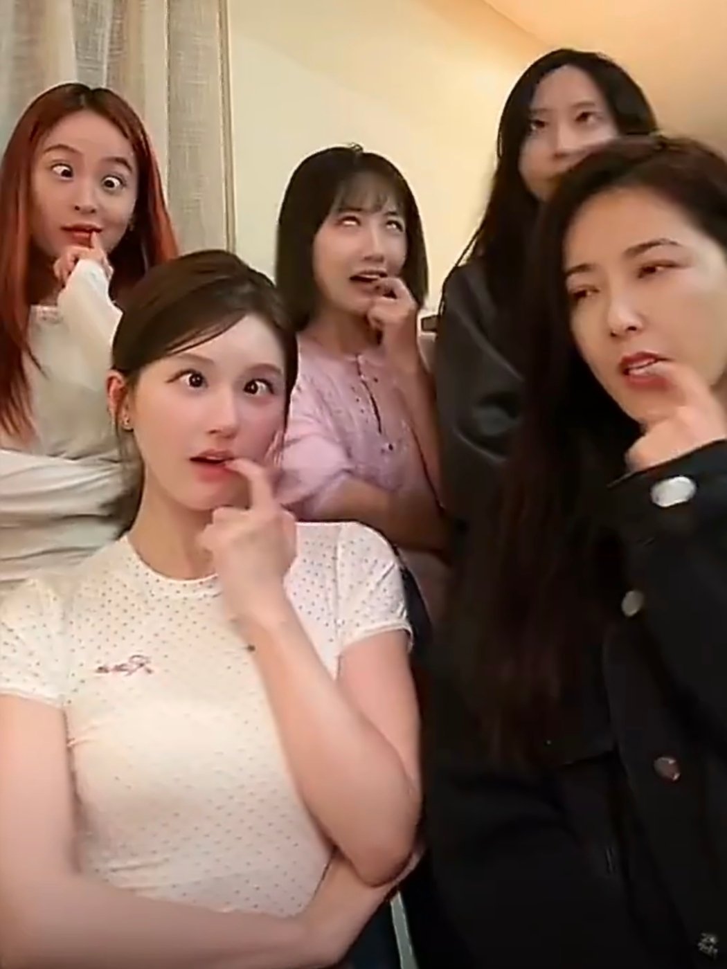 TWS 赵露思跨年大战韩娱男团 