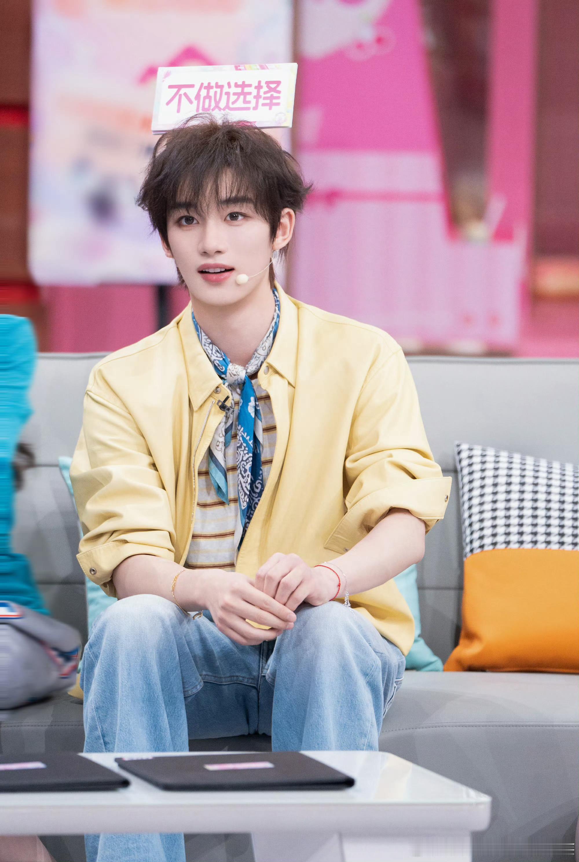 丁程鑫什么时候受过这种委屈丁程鑫好命苦一孩子 小丁这波暴击！本来只是正常的喷水惩