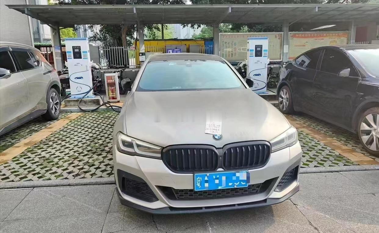 油车占了充电车位被口诛笔伐，那电车充满电是不是还要去油车可以停车的公共车位啊？？