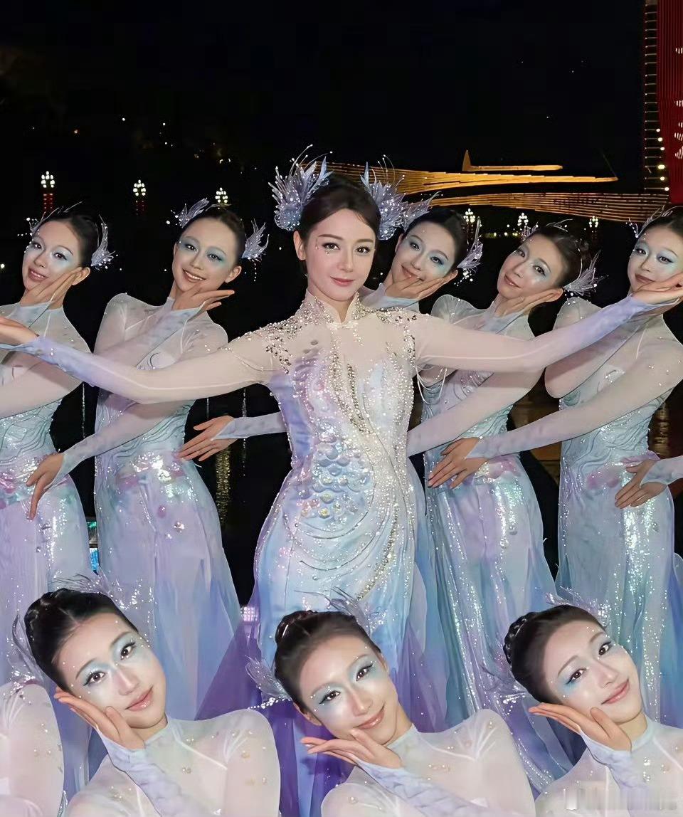 迪丽热巴已成立个人独资工作室如果美女以后单飞了，你看好她的发展吗？曝迪丽热巴与嘉